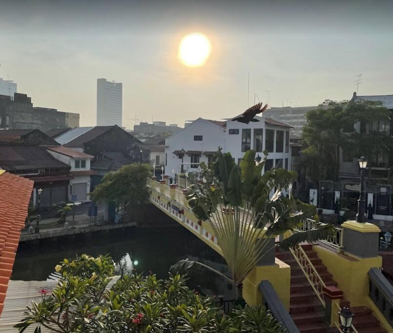 Leju 21 樂居 Explore Malacca From A Riverside House Exterior photo